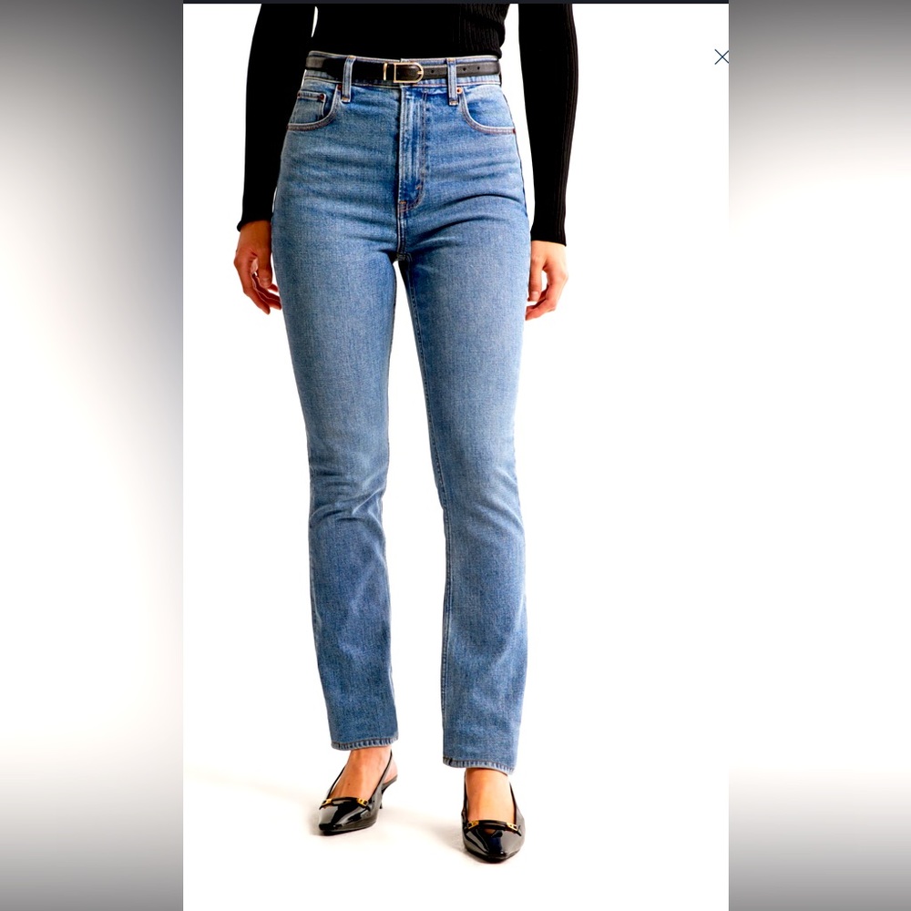 NWT Abercrombie & Fitch 90s High Rise Slim - Straight Jean Size 25R / 00